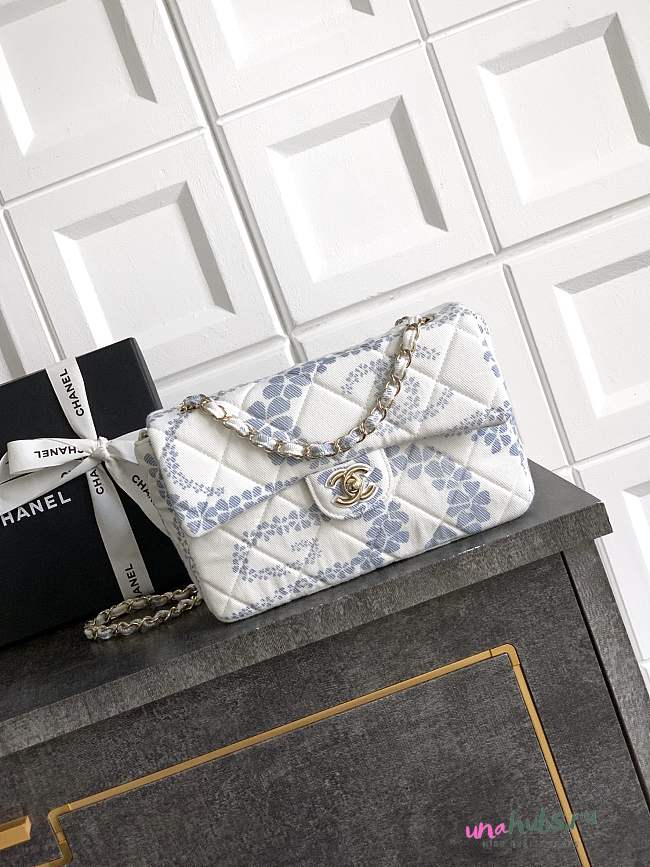 Chanel Flap Bag White Blue 24cm - 1