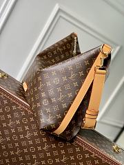Louis Vuitton LV Vagabond Hobo 38x35x12cm - 4