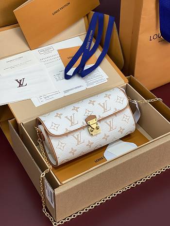 Louis Vuitton LV Pochette Camille White 20.5x11x6cm