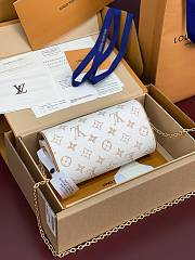Louis Vuitton LV Pochette Camille White 20.5x11x6cm - 2