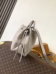 Louis Vuitton Bella Tote Mahina Grey 32x23x13cm - 2