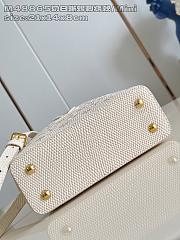 Louis Vuitton LV Capucines White 21x14x8cm - 3