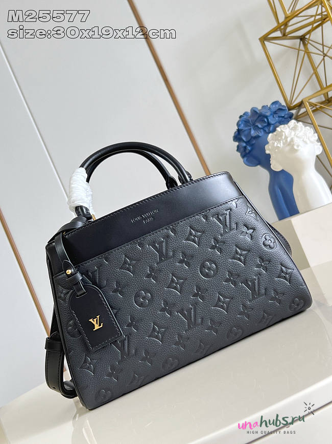 Louis Vuitton LV Avenue PM Black 30x19.5x12 cm - 1