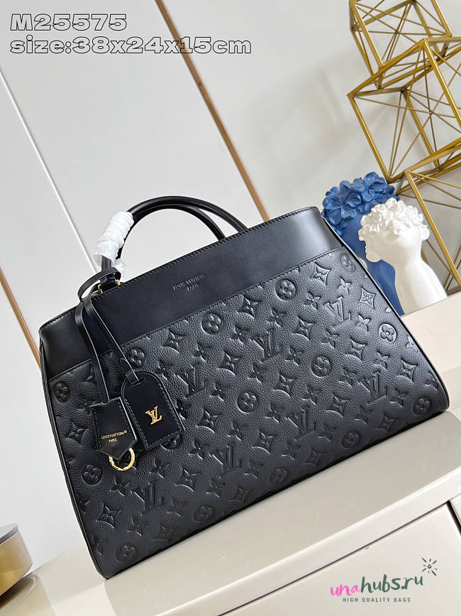 Louis Vuitton LV Avenue MM Black 38.5x24x15cm - 1