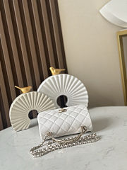 Chanel Handle Flap Bag White Caviar 18x12x6.5cm - 3