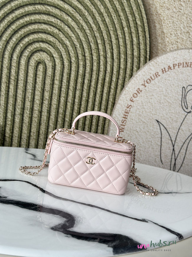 Chanel Handle Vanity Case Pink Lambskin 17x9.5x8cm - 1