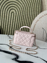 Chanel Handle Vanity Case Pink Lambskin 17x9.5x8cm - 2