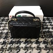 Chanel Handle Vanity Case Black Lambskin 17x9.5x8cm - 3