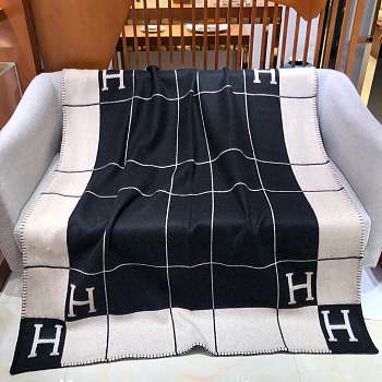 Hermes Avalon III throw Black blanket 170x135cm