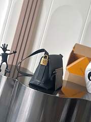Louis Vuitton Low Key Messenger Black 30x18x12cm - 4