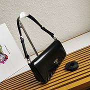 Prada brushed-leather Black shoulder bag 26x12x4.8cm - 2