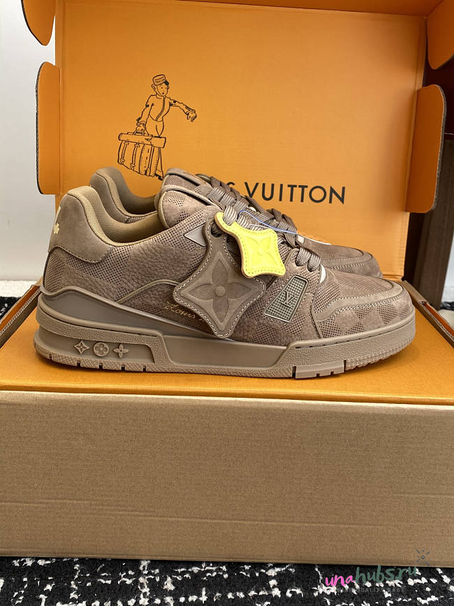 Louis Vuitton Trainer Sneaker Brown - 1