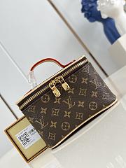 Louis Vuitton Nice Beauty 13.5x11.5x3.5cm - 1