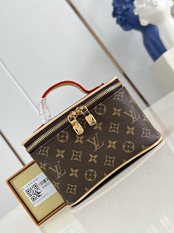 Louis Vuitton Nice Beauty 13.5x11.5x3.5cm