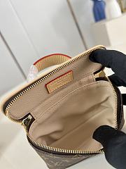 Louis Vuitton Nice Beauty 13.5x11.5x3.5cm - 5