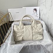 Chanel 25k Bag White 26x18x5cm - 4