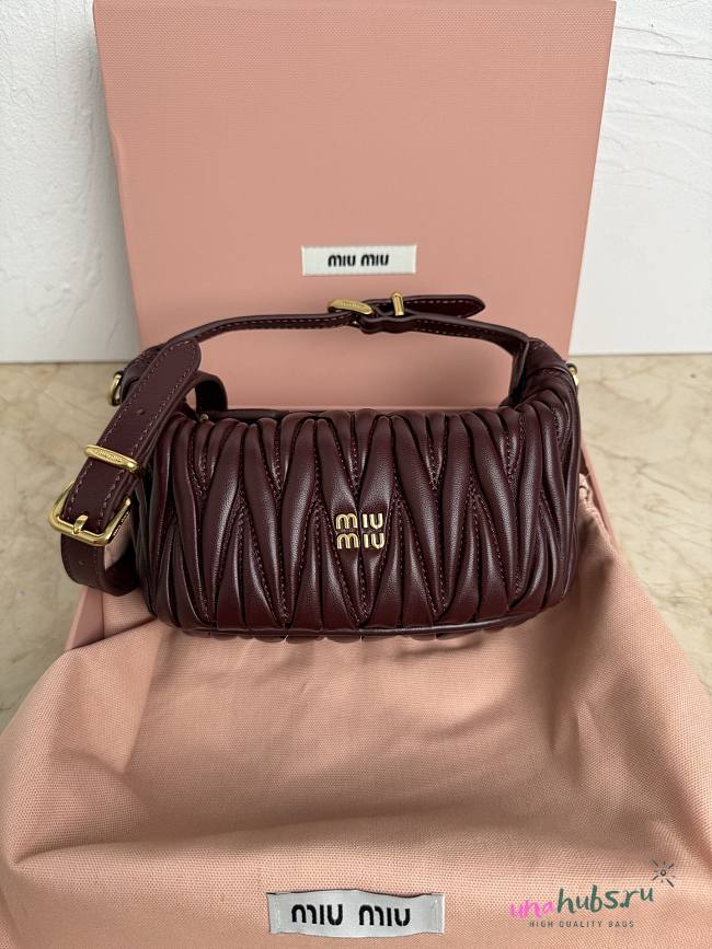 Miu Miu Matelassé Burgundy leather Pouch 15x8.5x8cm - 1