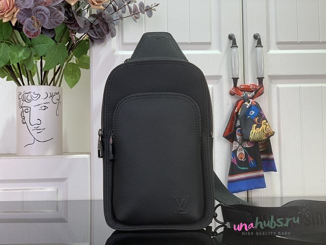 Louis Vuitton Slingback Black Avenue 33x16x5.7cm - 1