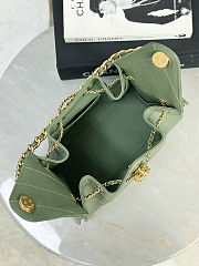 Chanel 25 Small Handbag Green 30x26x14cm - 3