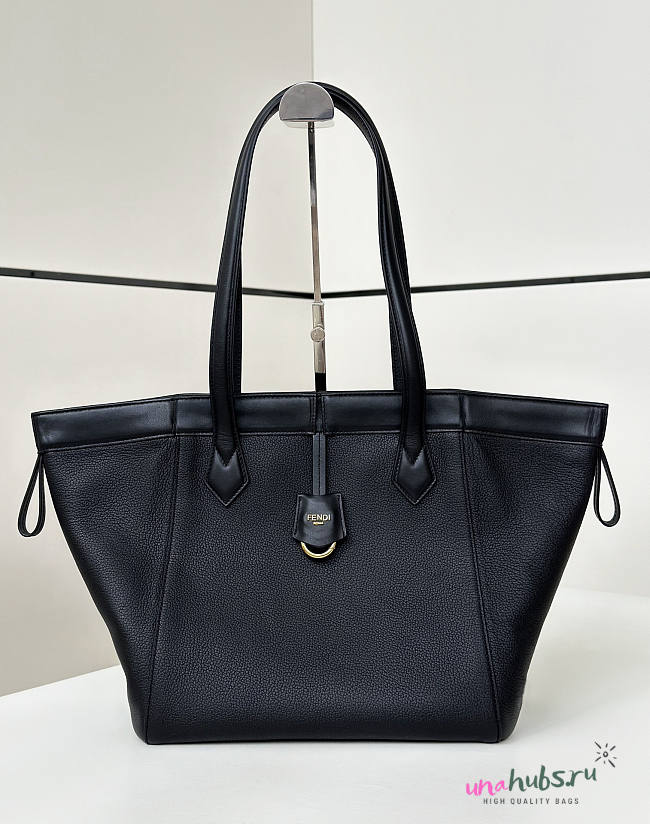 Fendi Origami Medium Black 27x16.5x17cm - 1