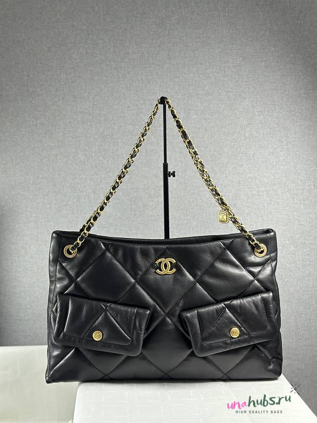 Chanel 25K Hobo Black Lambskin 38x11x26cm - 1