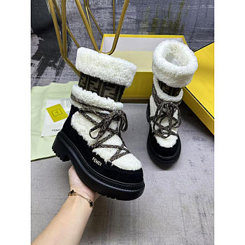Fendi Apres Chic White Sheepskin And Black Suede Boots