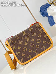 Louis Vuitton Satchel Wearable Wallet 19.5x15x6cm - 4