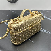 Bottega Veneta Bang Bang Intrecciato Vanity Case Gold 22x12.5x5cm - 5