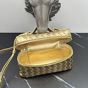 Bottega Veneta Bang Bang Intrecciato Vanity Case Gold 22x12.5x5cm - 2