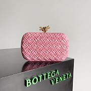 Bottega Veneta Knot Pleated Leather Clutch Bag In Pink 20.5x6x12cm - 1