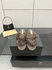 Alaïa shearling-trimmed thong sandals 10cm - 3