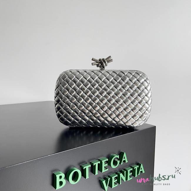 Bottega Veneta Knot Silver 20x12x5.5cm - 1
