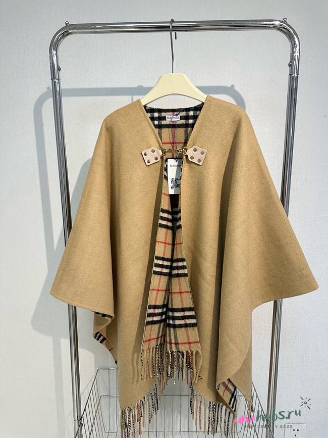 Burberry Reversible Check Wool Beige Cape 140x140cm - 1