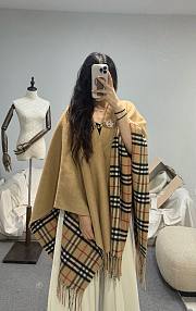 Burberry Reversible Check Wool Beige Cape 140x140cm - 2