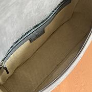 Gucci Marmont medium shoulder bag Grey Suede 26x15x7cm - 2