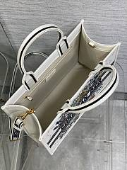 Dior Lucky Medium Book Tote White Zodiac Flowers 36.5x28x16.5cm - 2