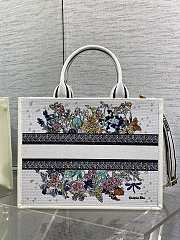 Dior Lucky Medium Book Tote White Zodiac Flowers 36.5x28x16.5cm - 5