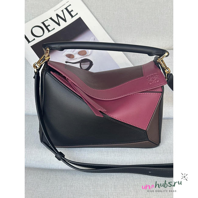 Loewe Small Puzzle Bag Calfskin Black/ Burgundy 24x10.5x16cm - 1