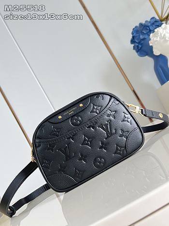 Louis Vuitton Tiny Camera Bag Black 19x13x6cm