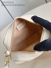 Louis Vuitton Tiny Camera Bag White 19x13x6cm - 2