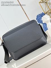 Louis Vuitton Boarding Messenger Black 24x18x9cm - 1