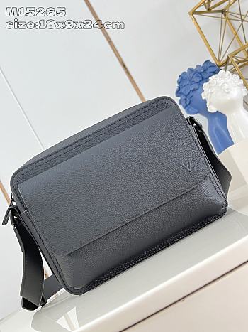 Louis Vuitton Boarding Messenger Black 24x18x9cm