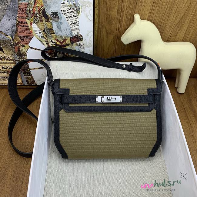 Hermes Kelly depeches 25 pouch Green 25cm - 1