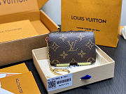 Louis Vuitton Pawket Purse 10.5x8x1cm - 4