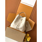 Louis Vuitton Neonoe MM Handbag Light Beige 26x26x17.5cm - 1