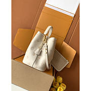 Louis Vuitton Neonoe MM Handbag Light Beige 26x26x17.5cm - 3