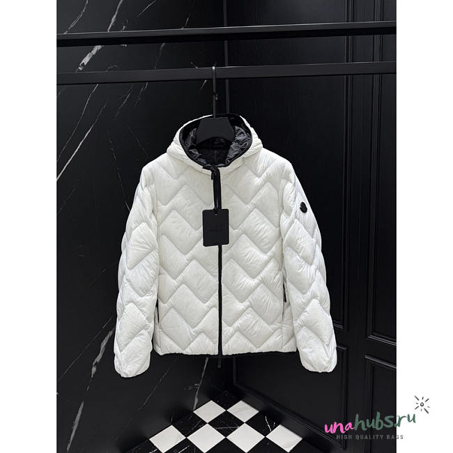 Moncler Bimont Hooded Wavequilted Short Down Jacket White - 1