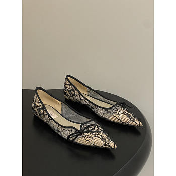 Valentino Garavani Lace Bow Pointed-Toe Ballet Flats In Black/Beige