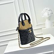 Chanel Clutch with strap Black Suede 18x17x6cm - 4