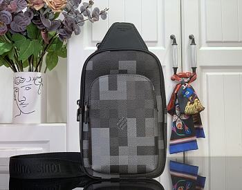 Louis Vuitton Avenue Slingbag Black 33x16x5.7cm